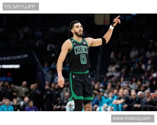 杰森塔图姆如何在NBA赛场上展现领导力与个人魅力